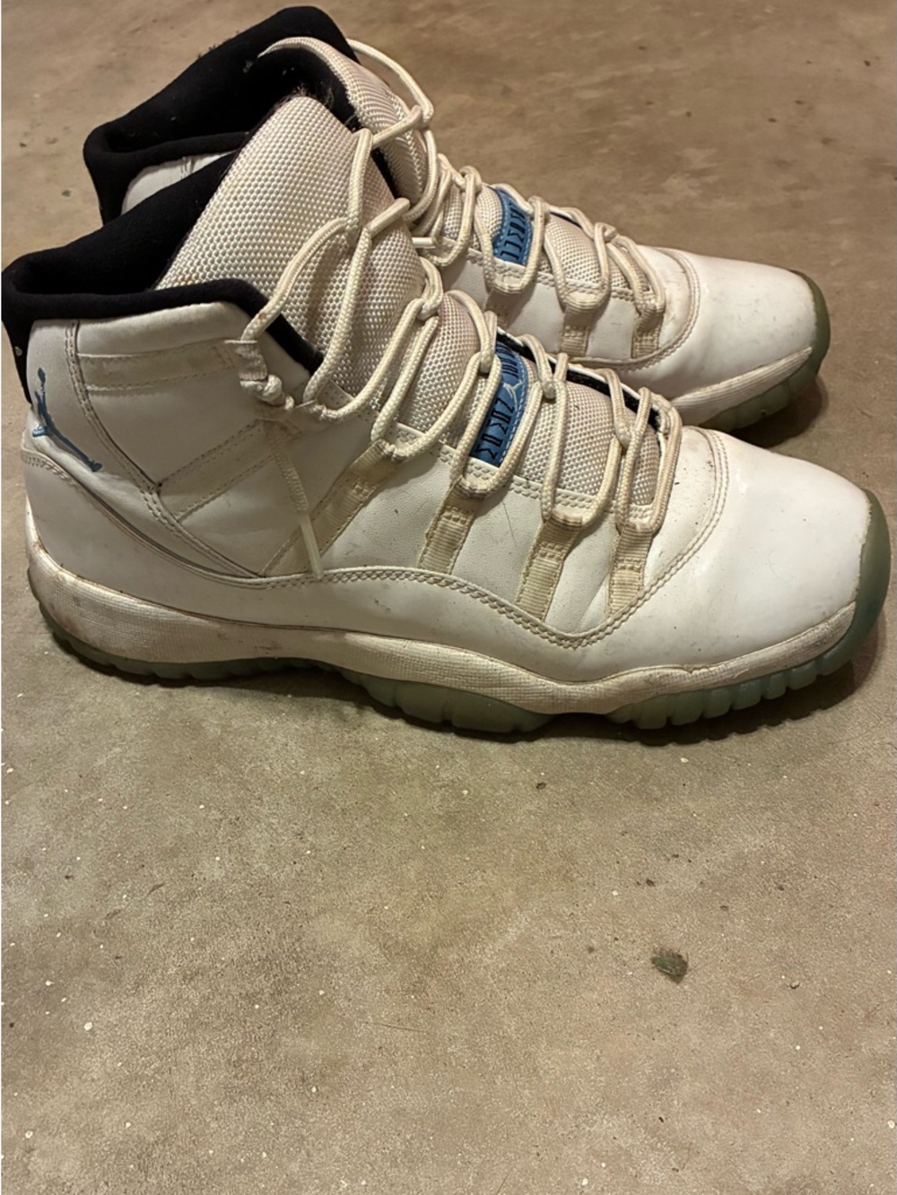 Jordan 11 Legend blues